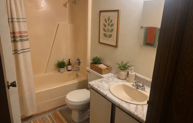 2 beds, 2 baths, $1,295, Unit 401