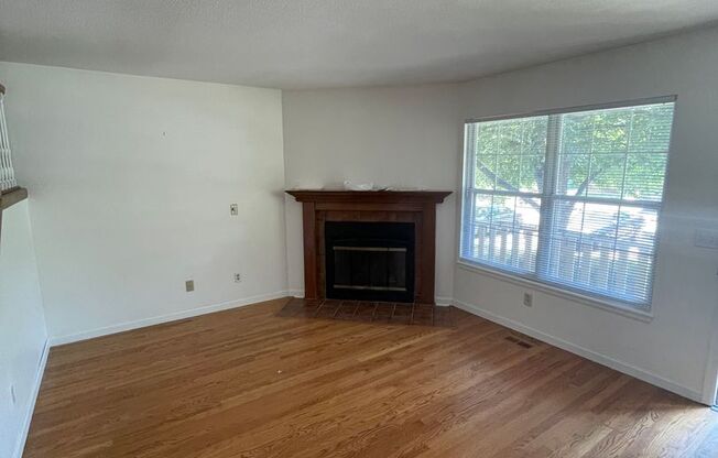Charming 3b/3b Townhome In Downtown Louisville