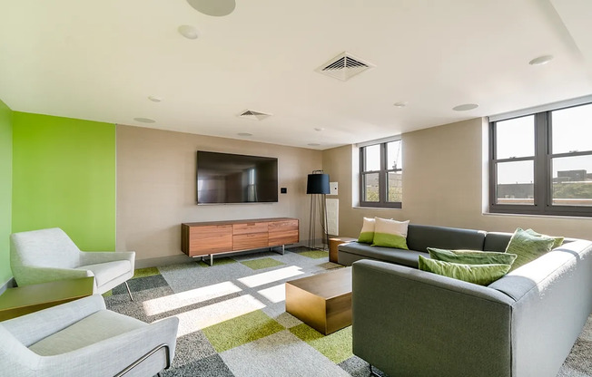 2 beds, 1 bath, $4,250, Unit 221A