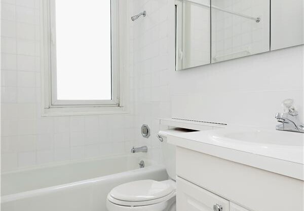 2 beds, 2 baths, $6,495, Unit 32B