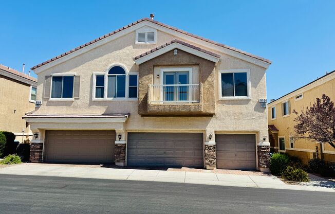 BEAUTIFUL TWO STORY TOWNHOUSE IN THE NORTHWEST!