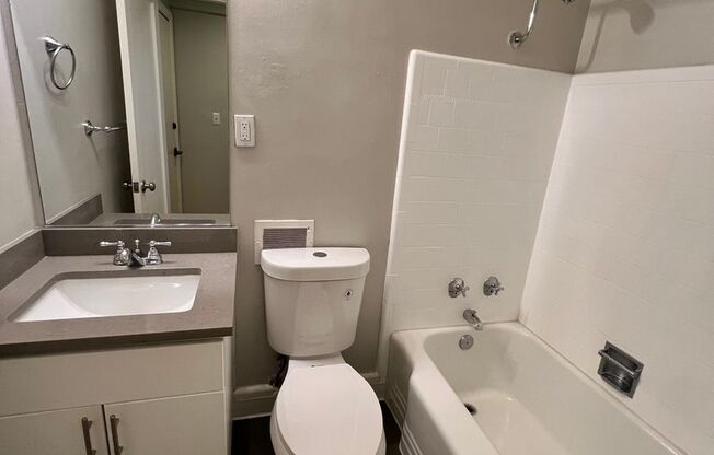 1 bed, 1 bath, 607 sqft, $1,425, Unit 410