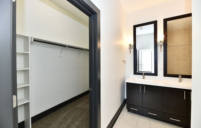 2 beds, 2 baths, 1,320 sqft, $1,699, Unit 881-201