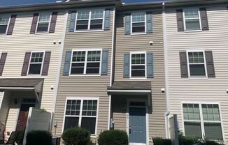 Spacious 3 Bed | 2.5 Bath Townhouse in N Raleigh - Water Included