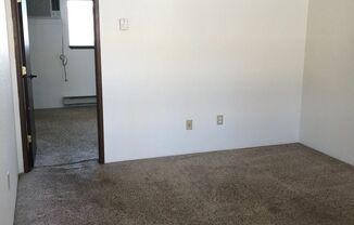 1 bed, 1 bath, $850, Unit #35