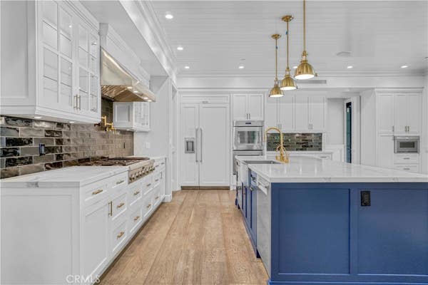 2520 LA CONDESA DR
