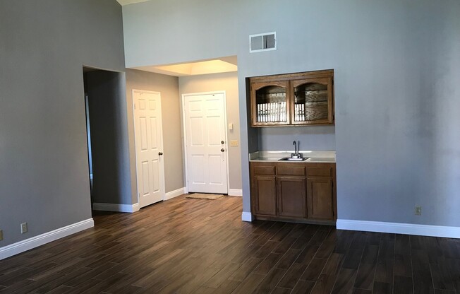 3 beds, 2 baths, $3,495