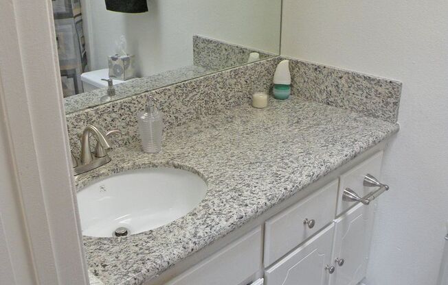 PROMOTION! $500 gift card upon lease signing & move-in.