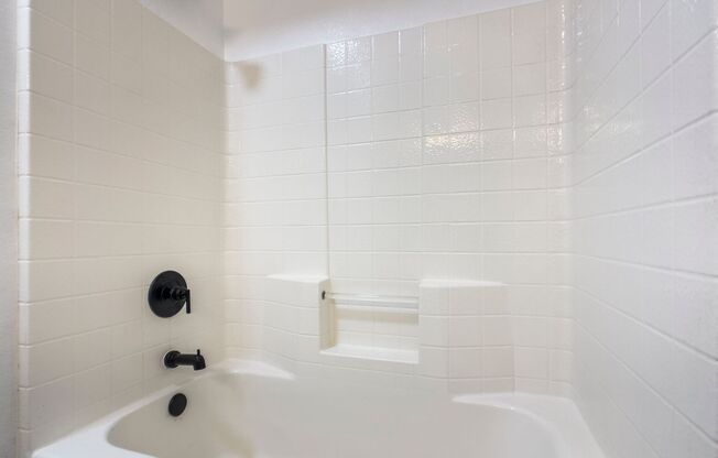 2 beds, 2 baths, 1,250 sqft, $1,695, Unit 209