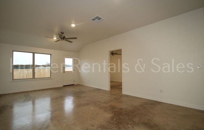 3 beds, 2 baths, $1,475, Unit Unit B