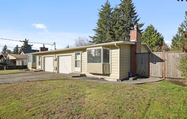 Move in ready! Charming Duplex in Tumwater offering 2 bedrooms and 1 bath