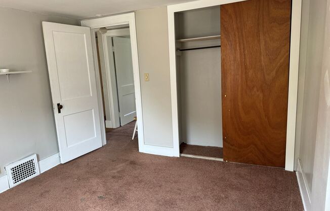 3 beds, 1 bath, $1,250