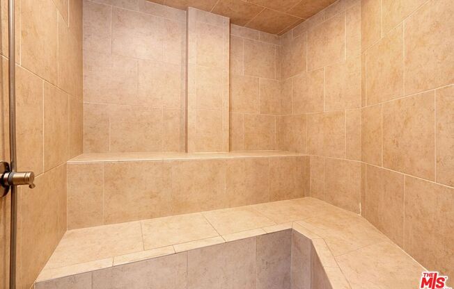 1 bed, 1 bath, 693 sqft, $3,000, Unit 228