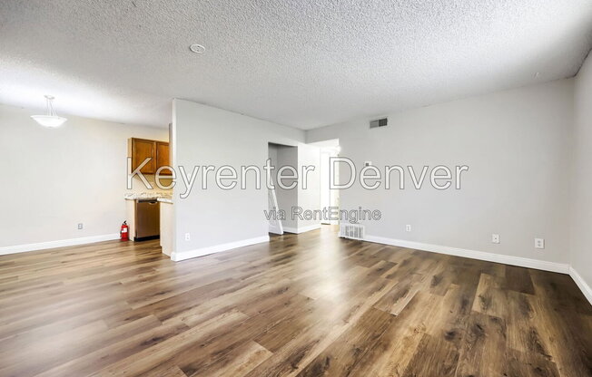 2 beds, 1 bath, 813 sqft, $1,189, Unit 6-301