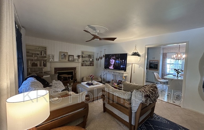 418 EASTWOOD DR