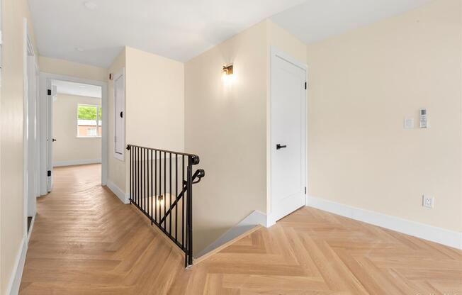 1442 33 AVE