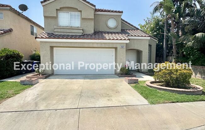 Great 4 bed 3 bath home in Fontana