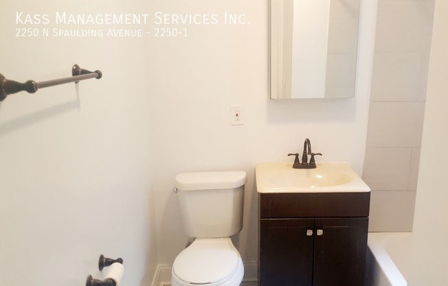 2250 N Spaulding Avenue