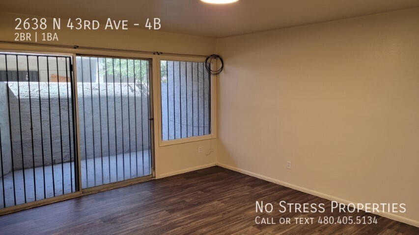 2638 N 43 AVE