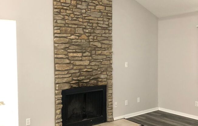 3 beds, 2 baths, 1,300 sqft, $1,749, Unit 5924