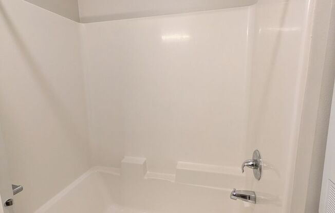 1 bed, 1 bath, 427 sqft, $1,395, Unit 416