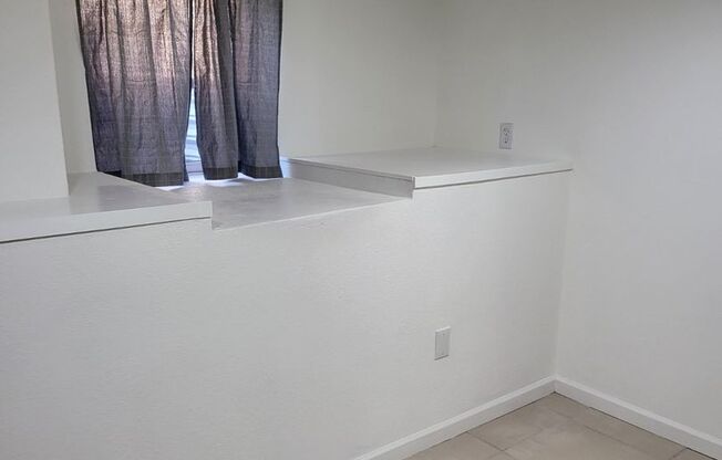 2 beds, 1 bath, $1,200, Unit PM-249-2 Unit B