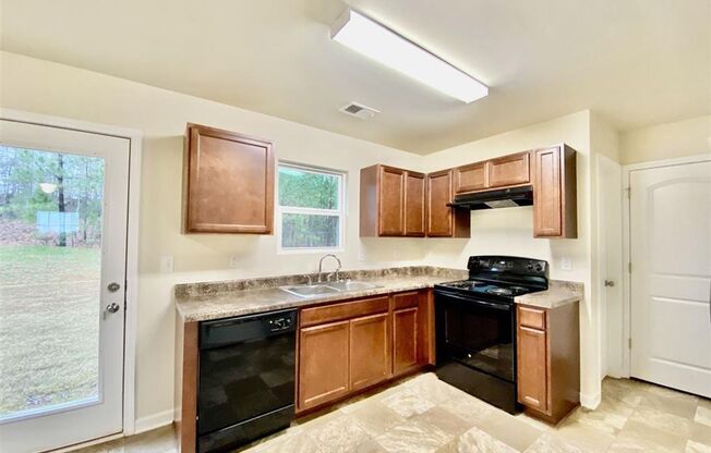 Wow! Like new, 3 bed, 2.5 baths, tile floors, 1 car garage, side by side fridge, huge master suite, must see!