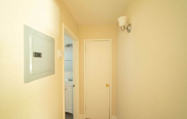 1 bed, 1 bath, $1,695, Unit 212-19