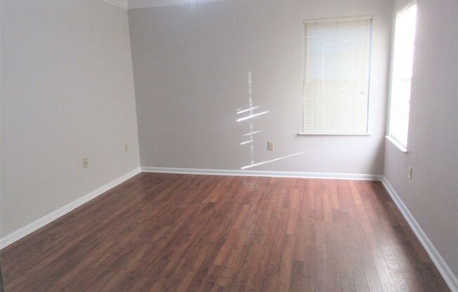 2 beds, 1 bath, $2,195