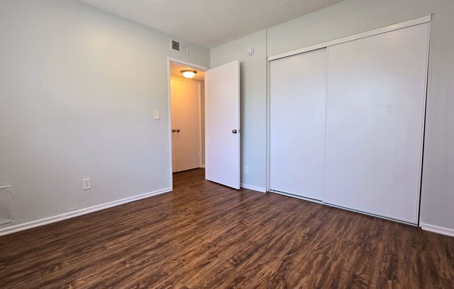 3 beds, 2 baths, 1,350 sqft, $2,898, Unit 33