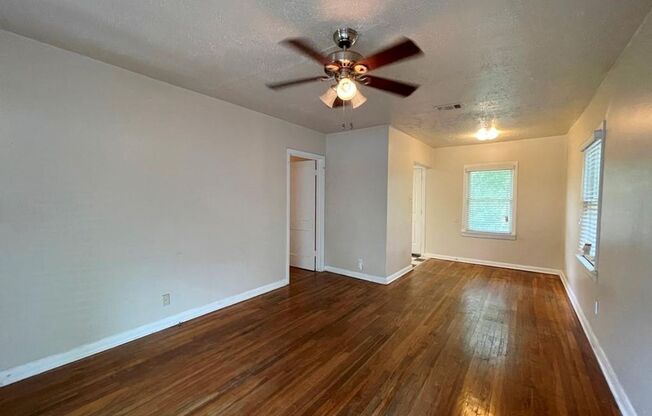 Location!! Less than 10 minutes from Downtown Austin!