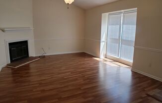 2 beds, 2 baths, 1,000 sqft, $1,250, Unit B