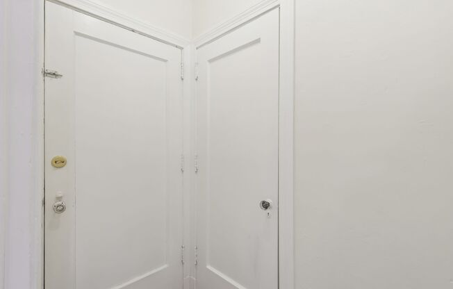 Studio, 1 bath, 308 sqft, $1,175, Unit Bayard Manor 202