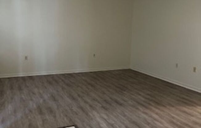 Charming 2- Bedroom 1-bath unit at Habana Park!