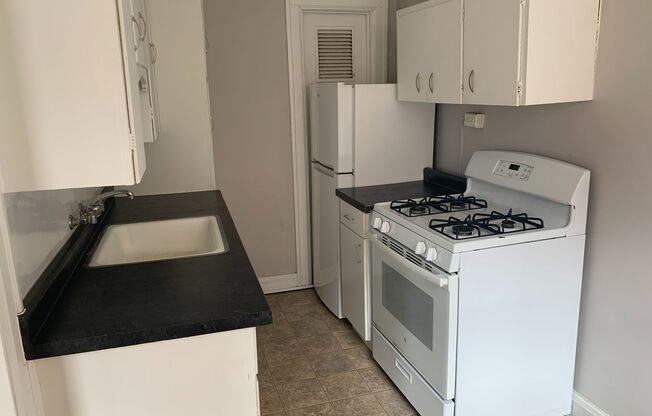 1 bed, 1 bath, 526 sqft, $1,225, Unit 1J