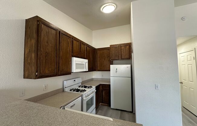 3 beds, 2 baths, $1,345, Unit # 2154