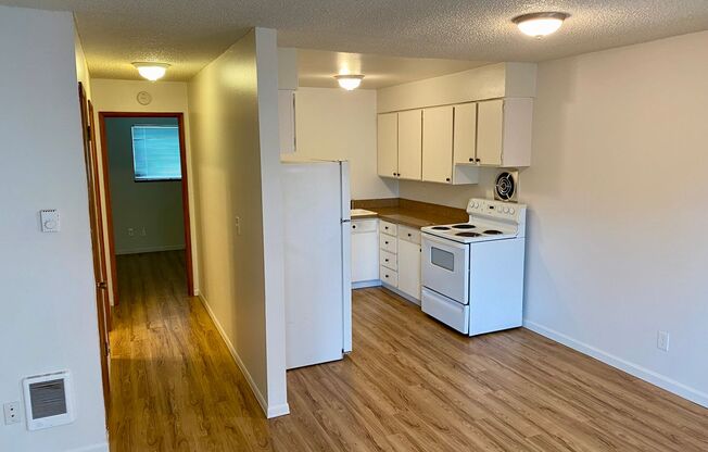 1 bed, 1 bath, 600 sqft, $1,095, Unit #14