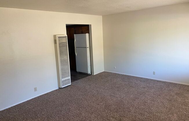 2 beds, 1 bath, $1,259, Unit A