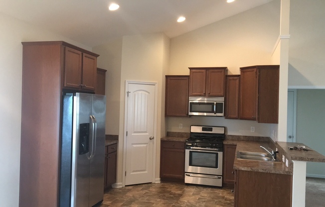 3 beds, 2 baths, $1,800