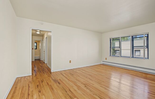 2 beds, 1 bath, 792 sqft, $1,985, Unit B408