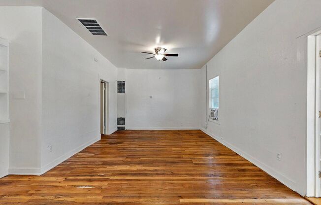 2 beds, 1 bath, 900 sqft, $1,400, Unit 823 11th Street NW