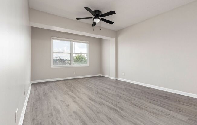 2 beds, 2 baths, $895, Unit 328