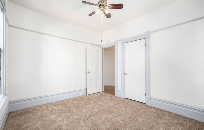 3 beds, 1 bath, $2,950, Unit 1813 Clinton Ave #B - LU