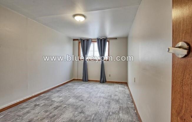 Spacious  3 Bed, 1 Bath  Daylight Basement Apartment in Markham