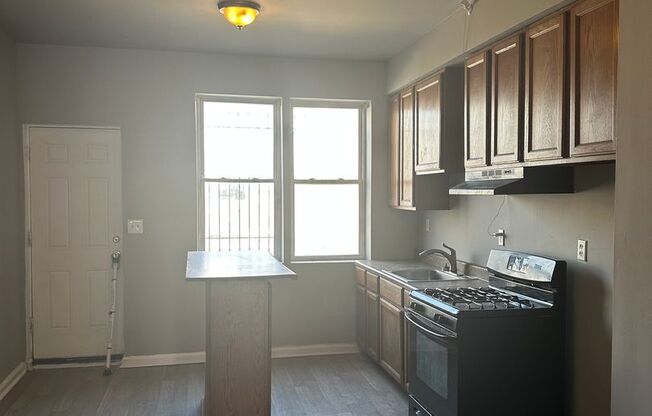 Spacious Home for Rent! W/D! Close to JHU, KKI and Public Trabsportation!