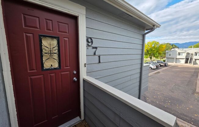 Amazing 1 Bed 1 Bath Condo With Stunning Mountain Views!!