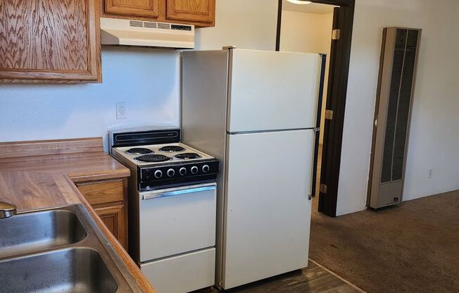 1 bed, 1 bath, 440 sqft, $950, Unit 231-4  261