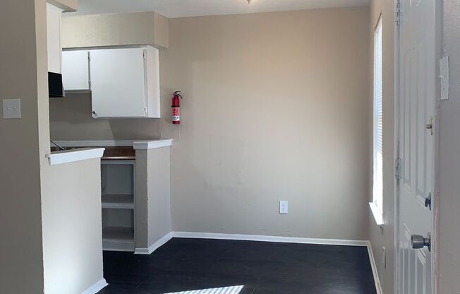 2 beds, 1 bath, 645 sqft, $950, Unit 102