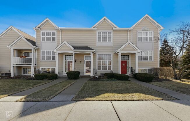 2 Bed 2.5 Bath 2 Car Garage Gurnee Schools!  Available 11/15/24