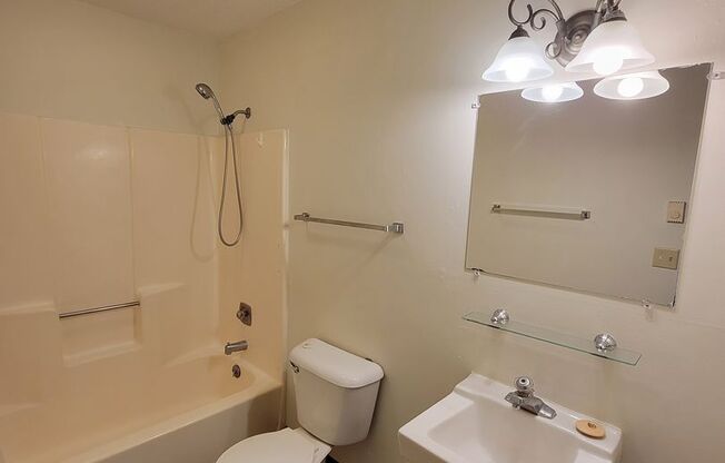 1 bed, 1 bath, $745, Unit 3633 Fairfax Street, 202